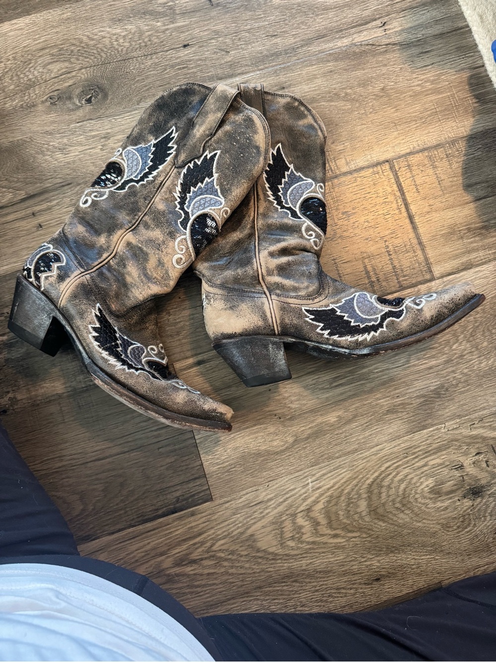 Distressed Brown Leather Embroidered Western Heeled Boots